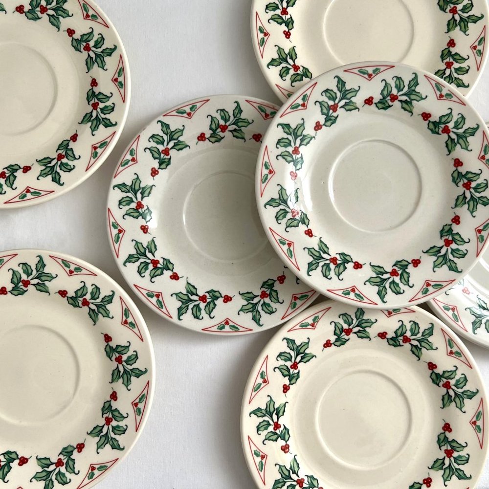 7 Vintage Holiday Saucer Plates Holly Berry 6 1/4" Plates